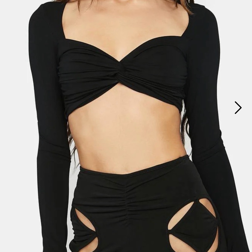 Elegant Black Long Sleeve Crop Top